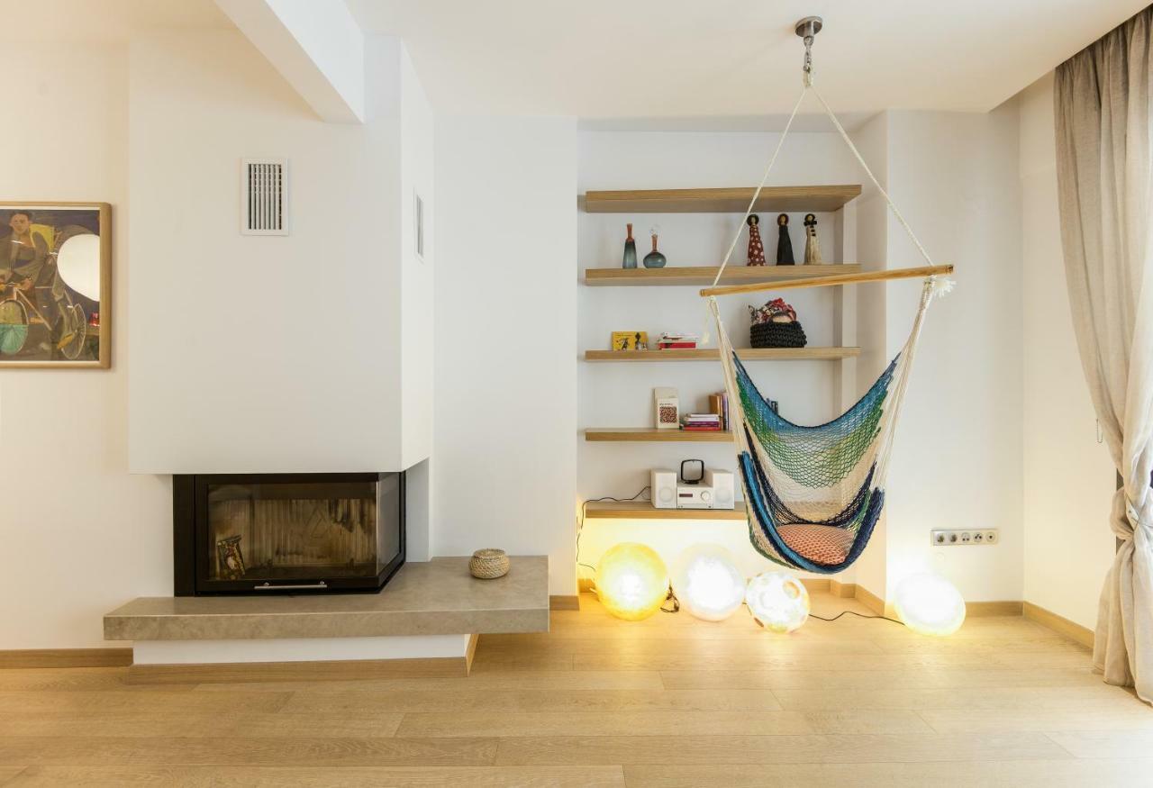 Stylish 3-Bedroom Apartment & Terrace Салоники Экстерьер фото