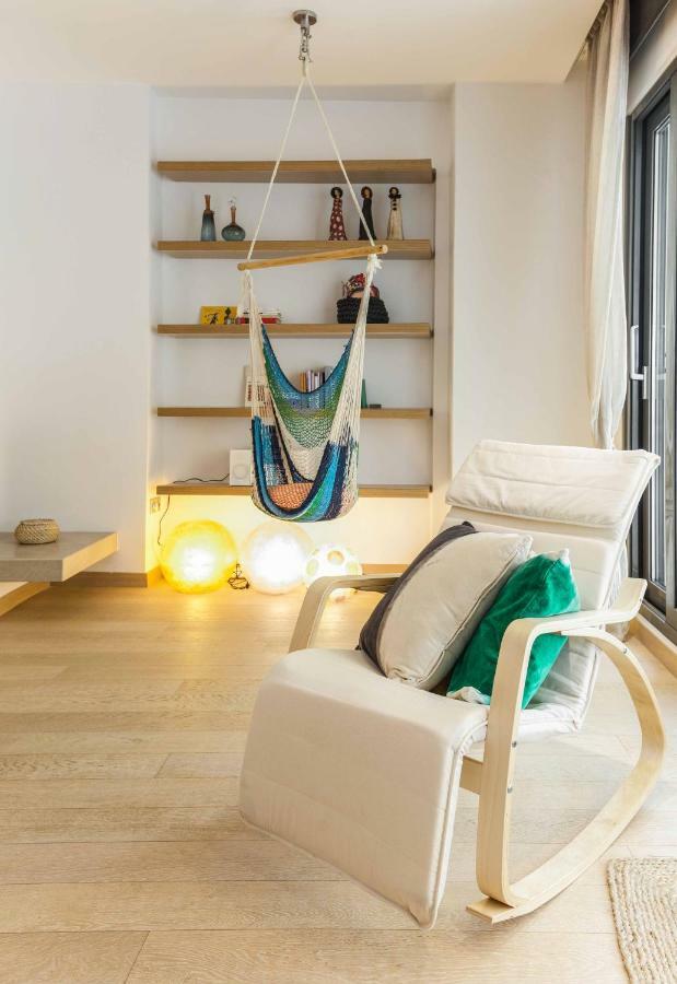 Stylish 3-Bedroom Apartment & Terrace Салоники Экстерьер фото